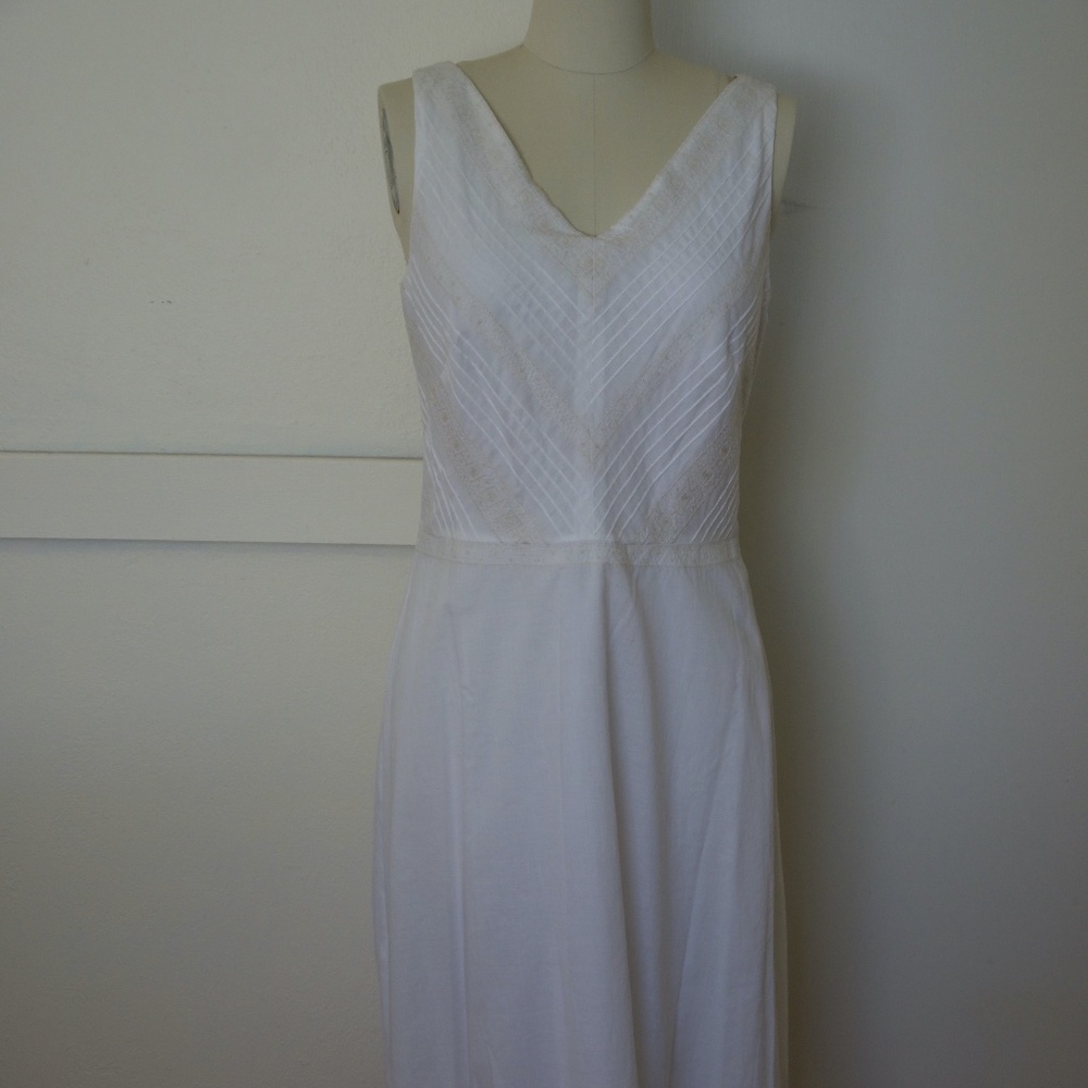 NWT White, sleeveless v-neck dress